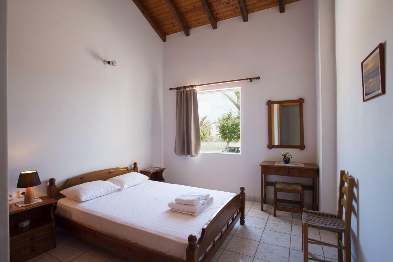 Ambelakia Studios Monemvasia Luaran gambar